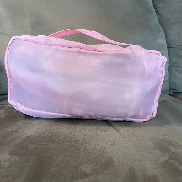 NEW Hello Kitty Travel Bag - Picture 5 of 5